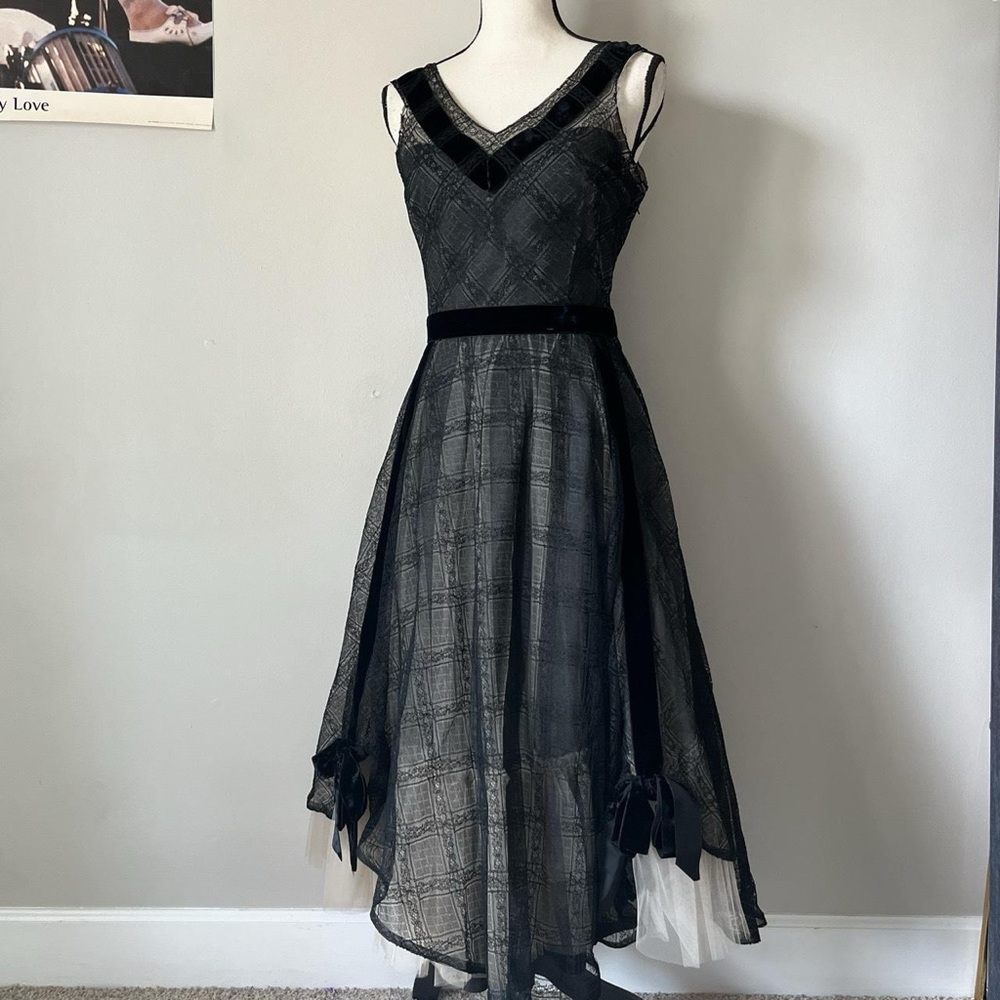 1940’s Henri Bendel formal wear lace gown